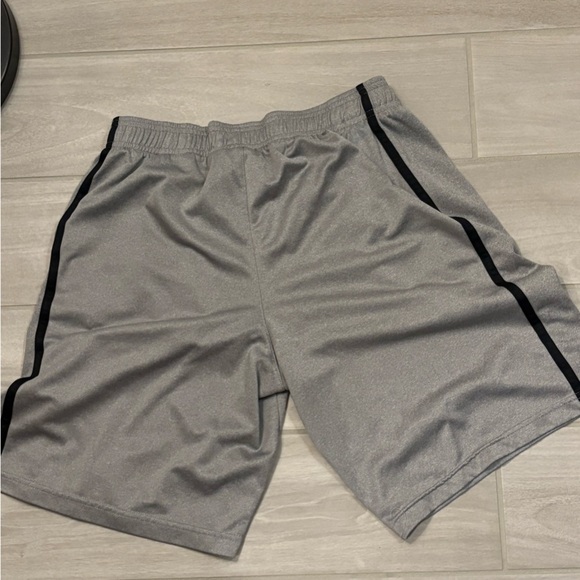 Fila Gray and Black Athletic‎ Shorts with Moisture-Wicking Fabric - Picture 4 of 6
